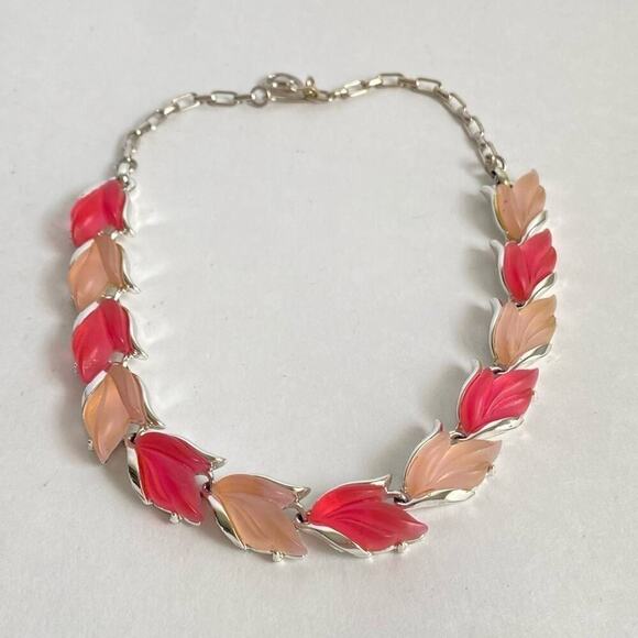 Vintage Pink Lucite Moonglow Leaf Necklace & Bracelet Set Silver Tone 60s Retro - Picture 5 of 14